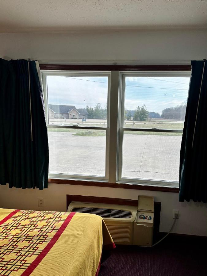 Attica Inn Exteriör bild